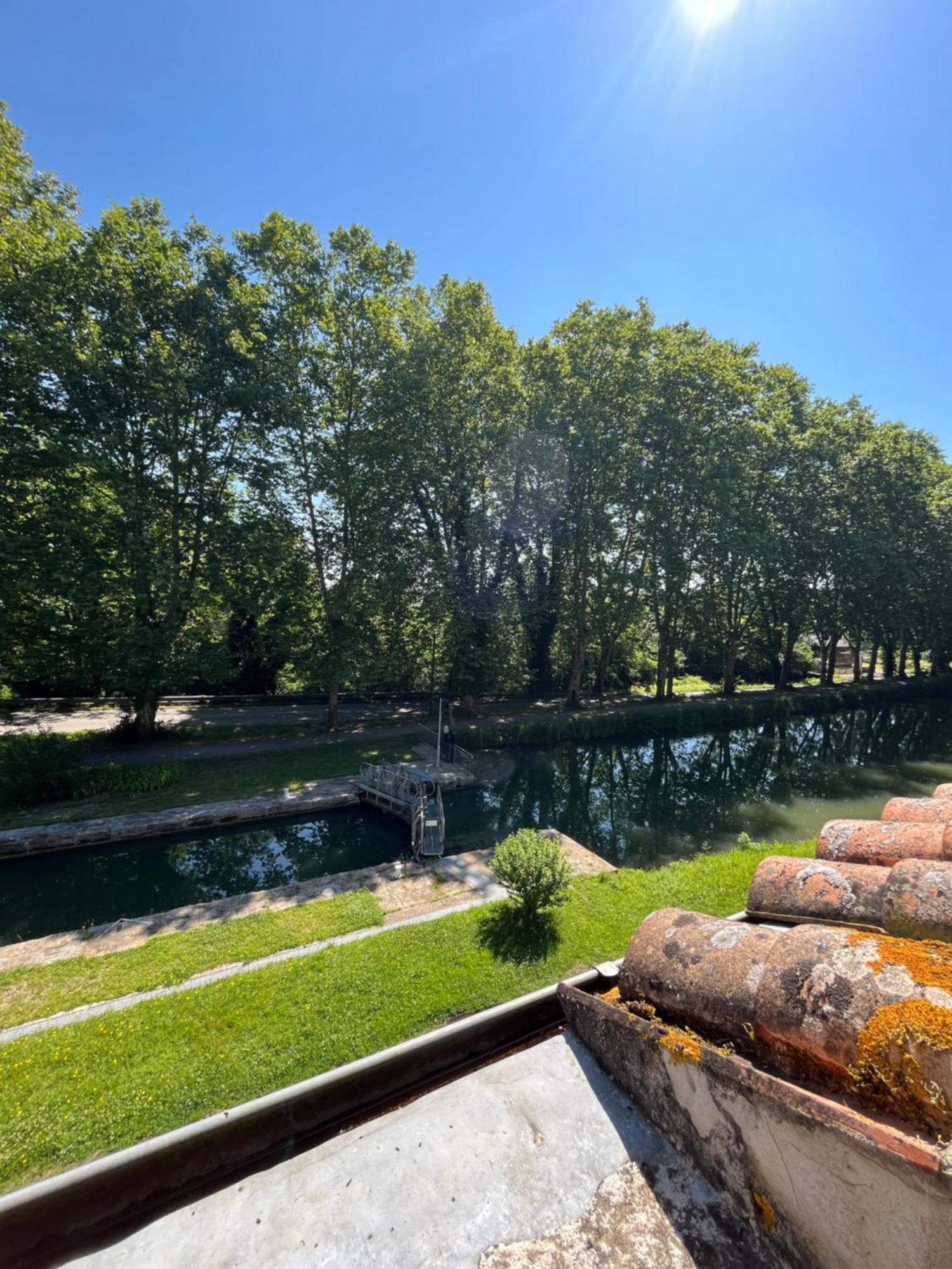 Gite Le Coup De Pompe Ecluse 47 Meilhan-sur-Garonne Buitenkant foto